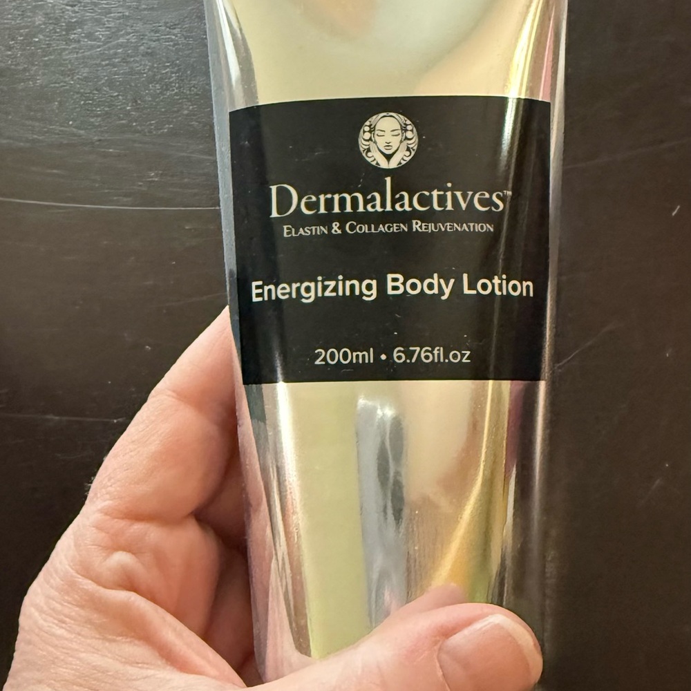 Silver Energizing Body Oil Moisturizer‎